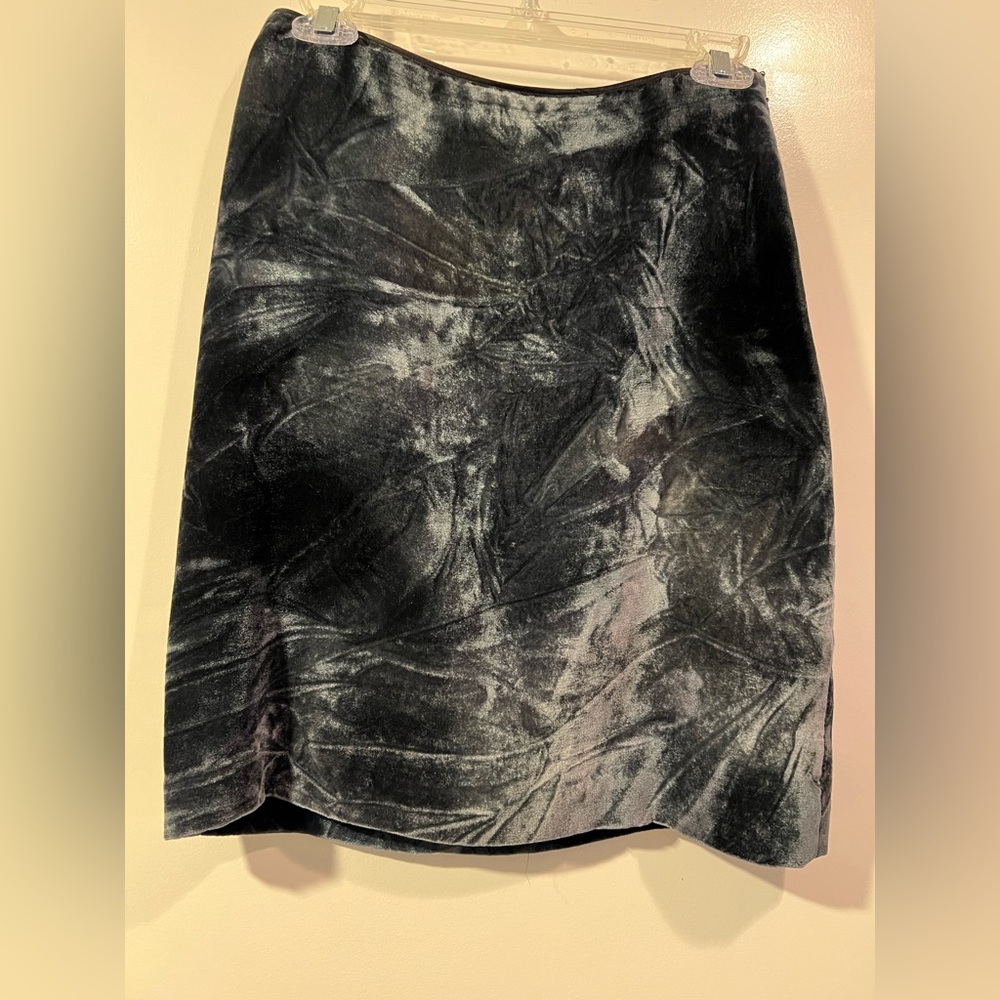 Tahari Petite - blue silk and rayon velveteen skirt - size 4P